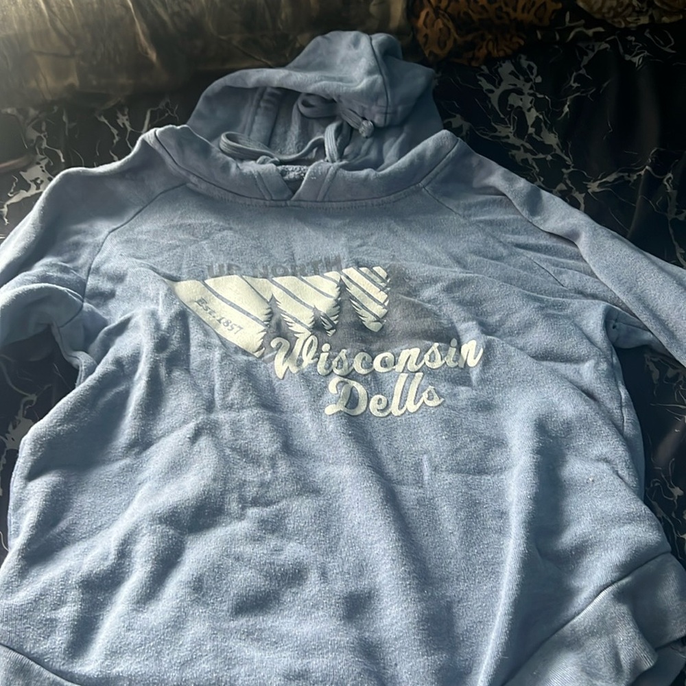 Hooded shirt